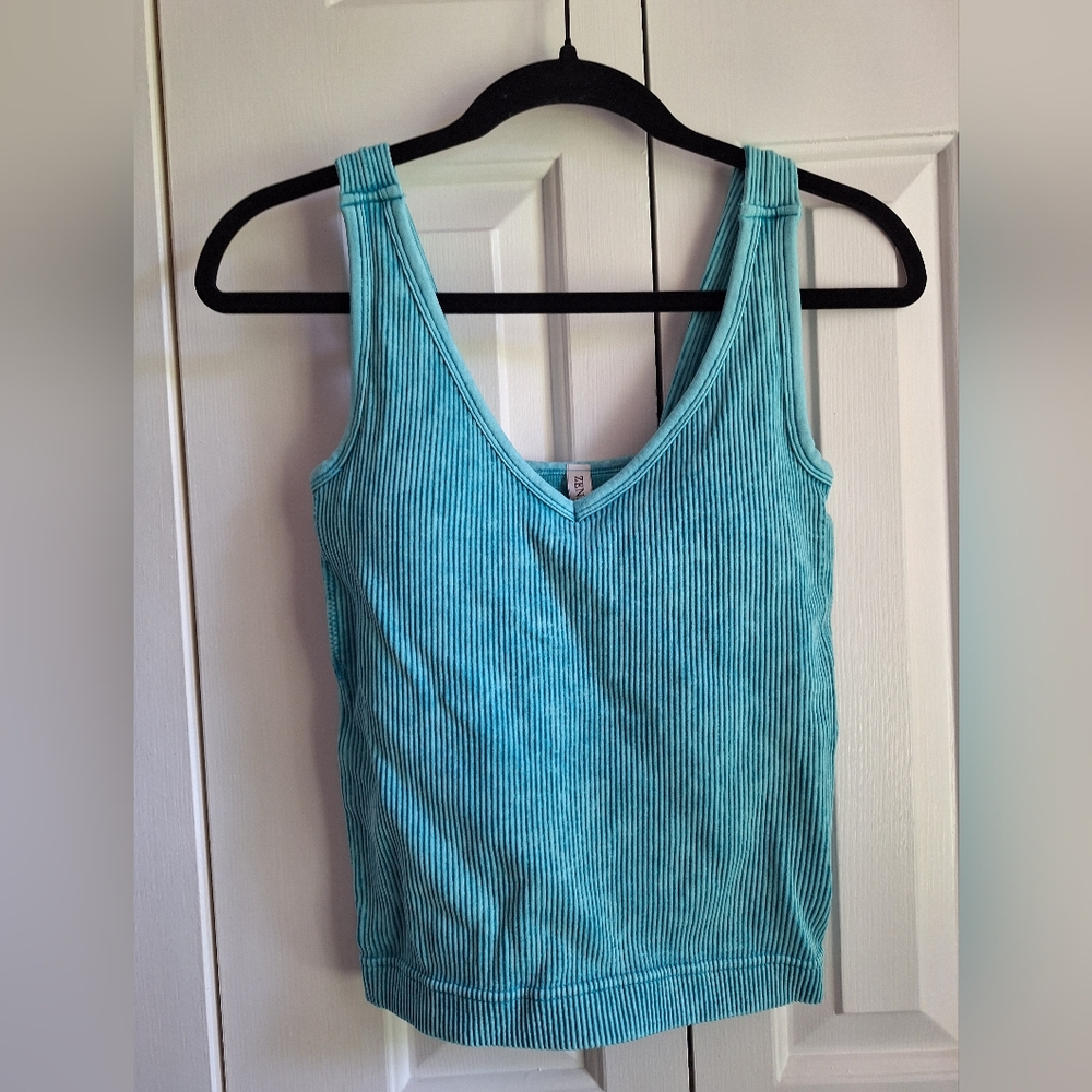 🚨  2/$25  Zenana Women's Ribbed Turquoise Tank Top with Removable Pads